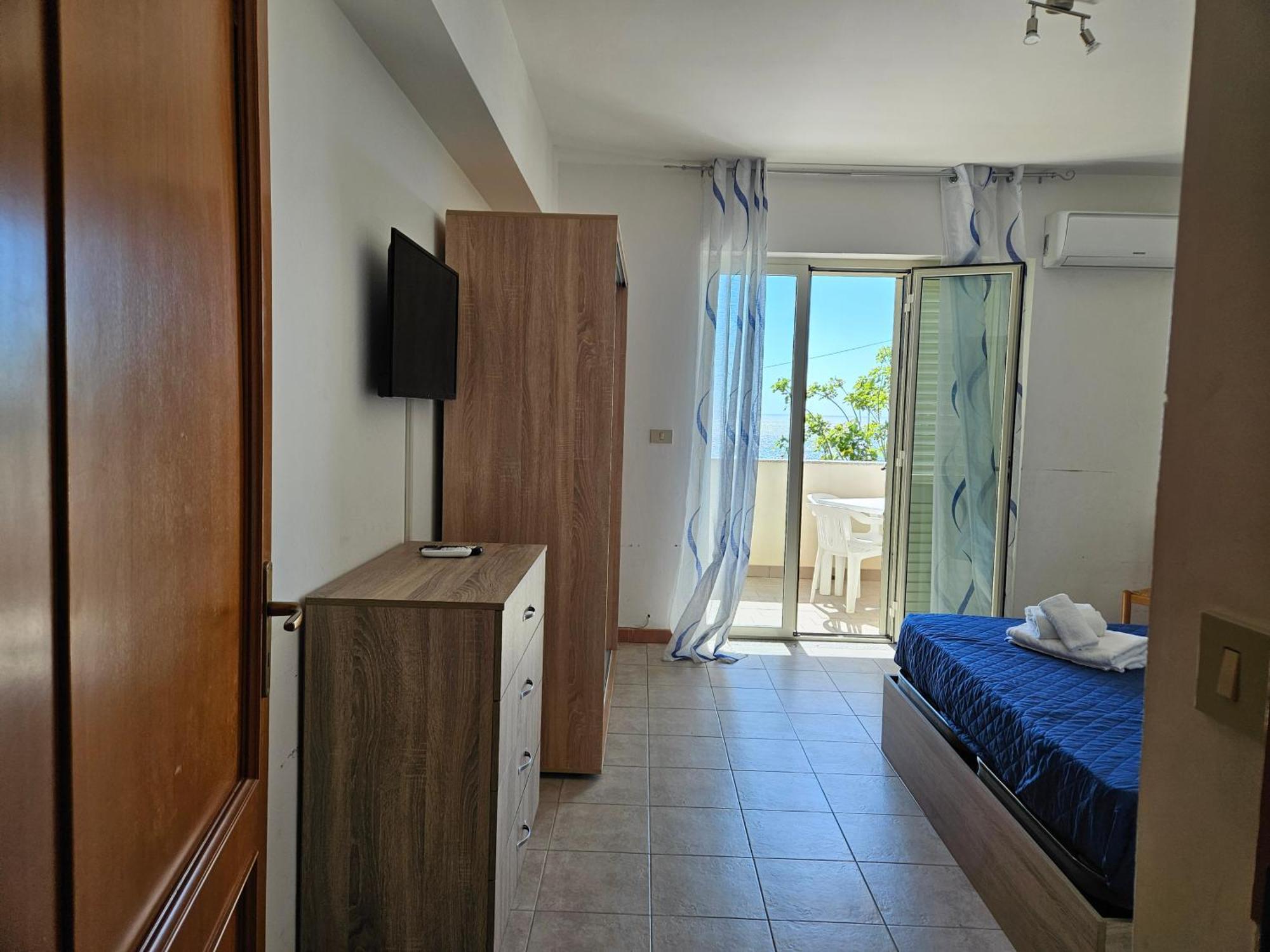 Family House Letojanni Taormina Apartment Bagian luar foto